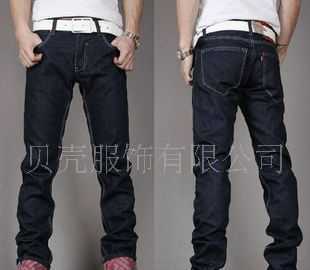 从“百年经典”到二手流转 一条红标印花修身牛仔裤的工业物语